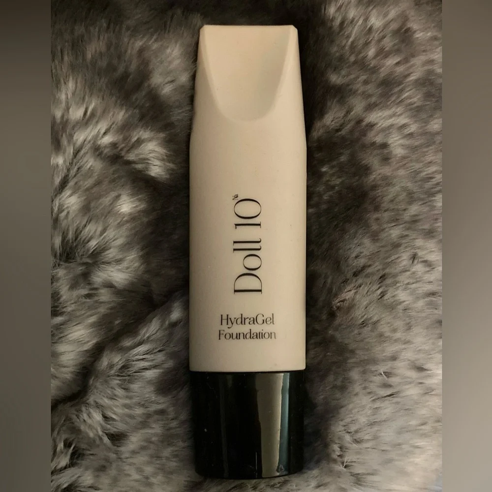 2/$20 Doll 10 (DEEP) Vault Hydragel Foundation color hydrating light smoothing